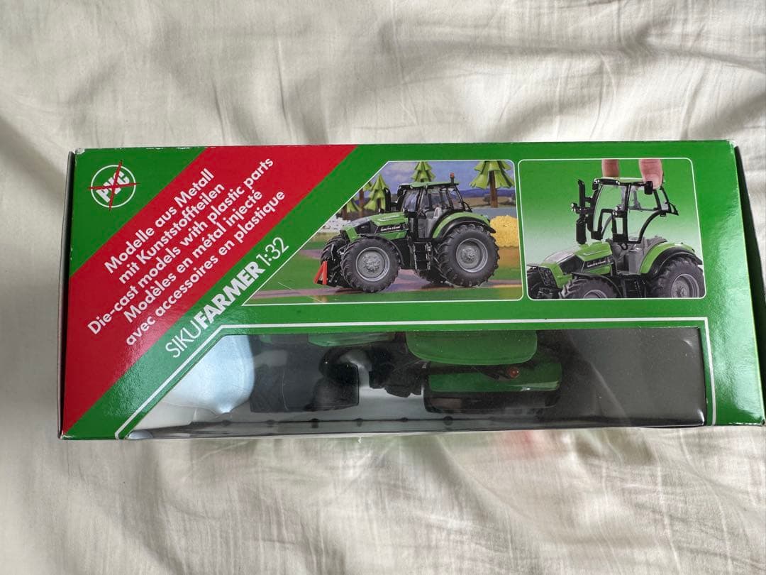 siku 1/32 トラクター