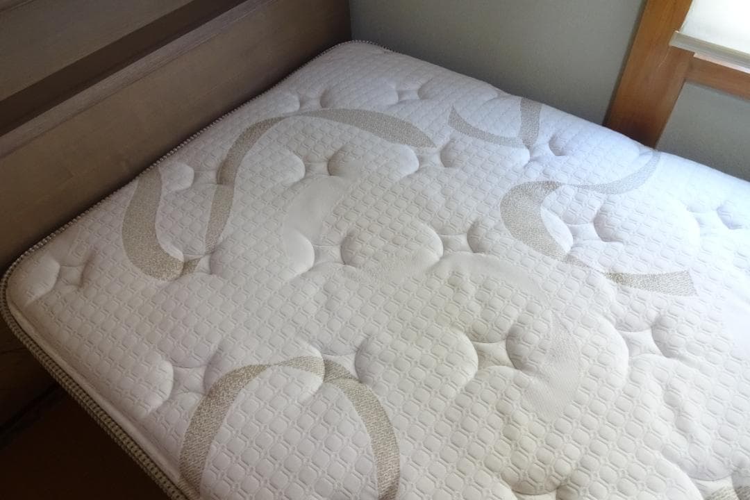 【極美品】シモンズ Beautyrest エッセンシャルSM シングルマット