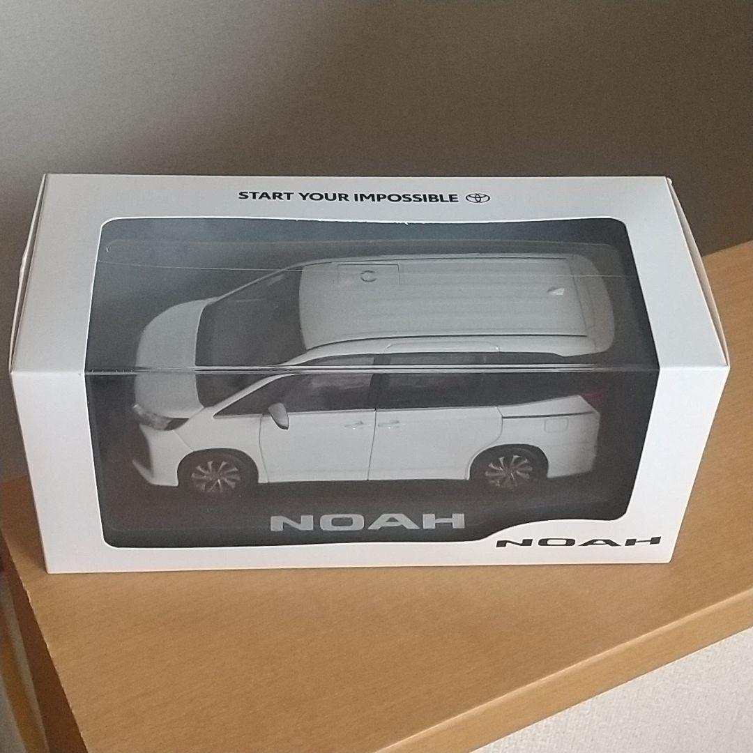 ディーラー非売品】トヨタ ノア 90系 カラーサンプル ミニカー