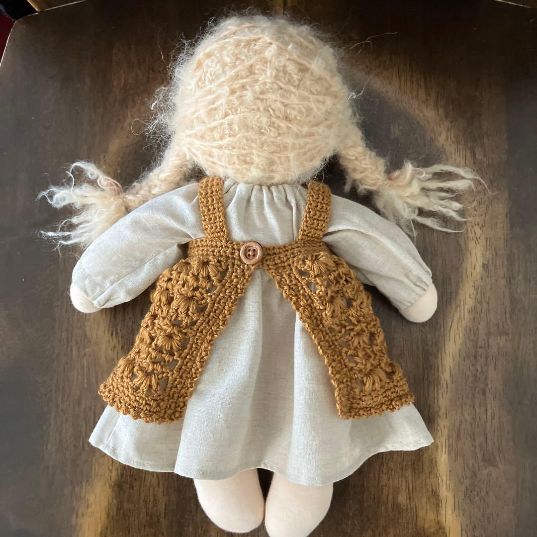 ウォルドルフ人形B体用 エプロンドレス ニット キャメル - メルカリ