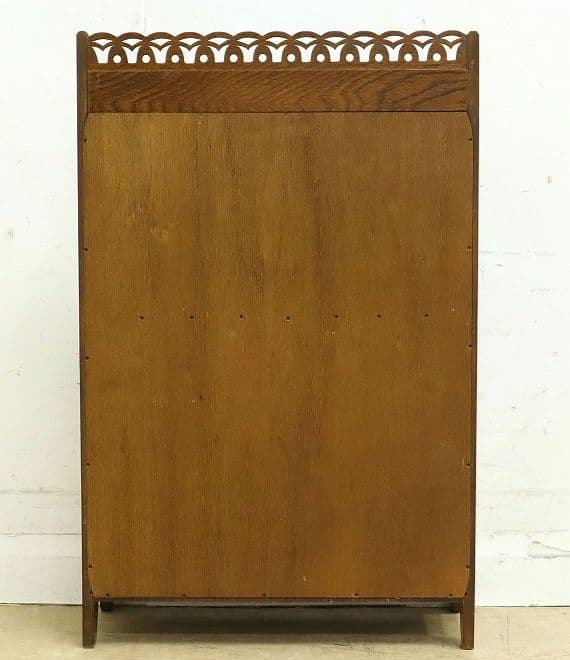 パリの雑貨屋】マガジンラック・透かし彫りレース模様・フレンチ