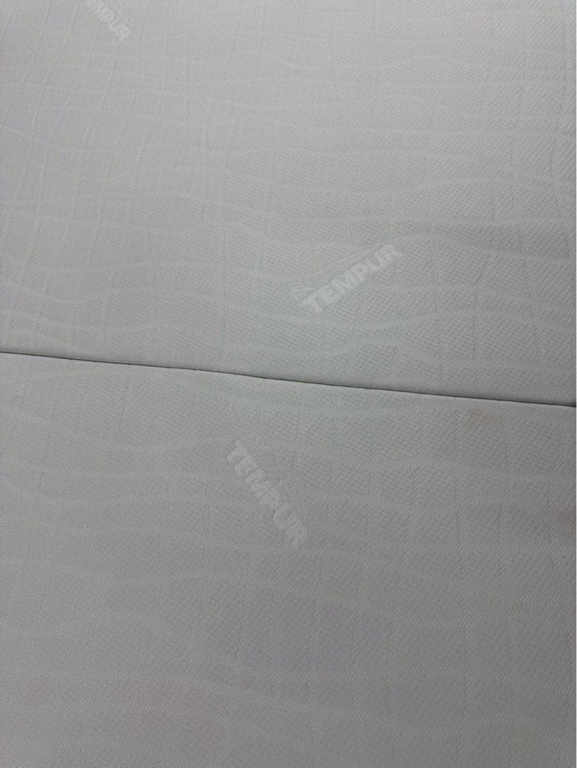 【美品】TEMPURテンピュール　低反発三つ折りマットレス　フトンデラックス