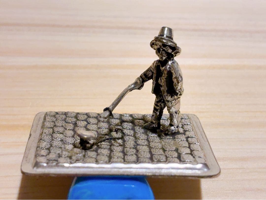 オランダHooijkaas社製、純銀835S『ミニチュア・駒回しの子供』 - メルカリ