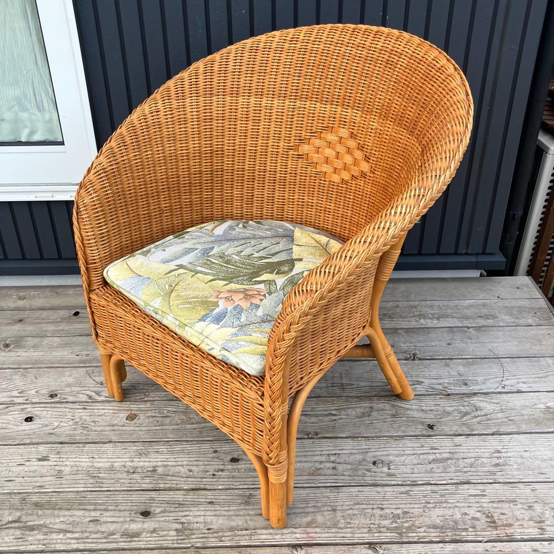 ② 昭和レトロ カザマ 花柄クッション アーチ型ラタンチェア アームチェア