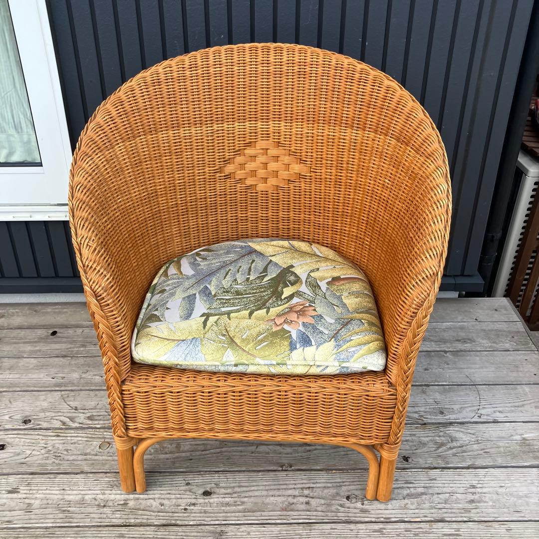 ② 昭和レトロ カザマ 花柄クッション アーチ型ラタンチェア アームチェア