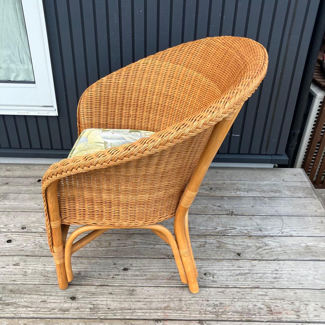 ② 昭和レトロ カザマ 花柄クッション アーチ型ラタンチェア アームチェア