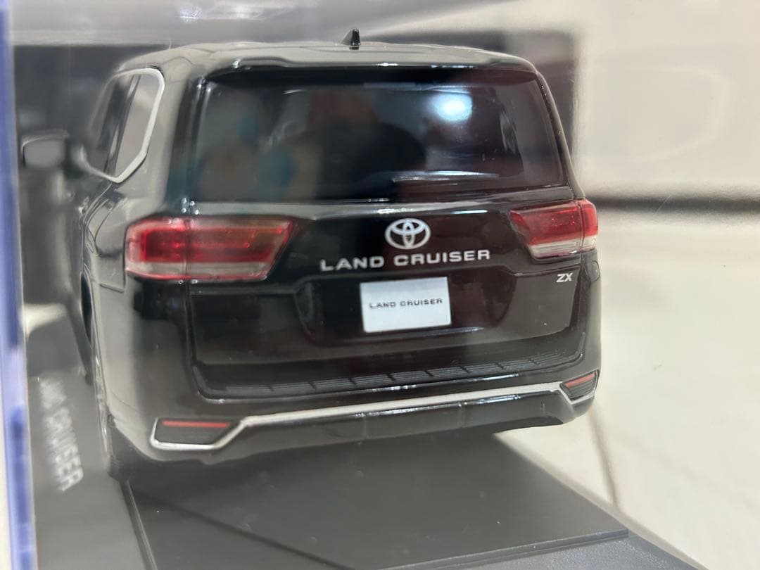 希少 1/30 トヨタ ランドクルーザー300ZX 黒 ミニカー カラーサンプル