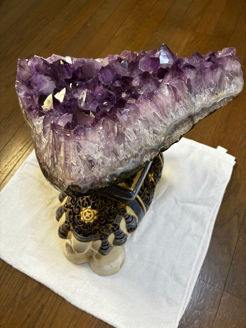 アメジスト天然石 トライアングル型 置物　10kg