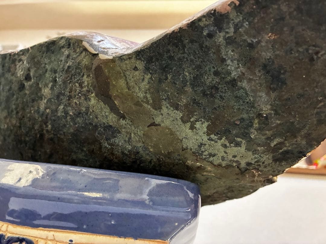 アメジスト天然石 トライアングル型 置物　10kg