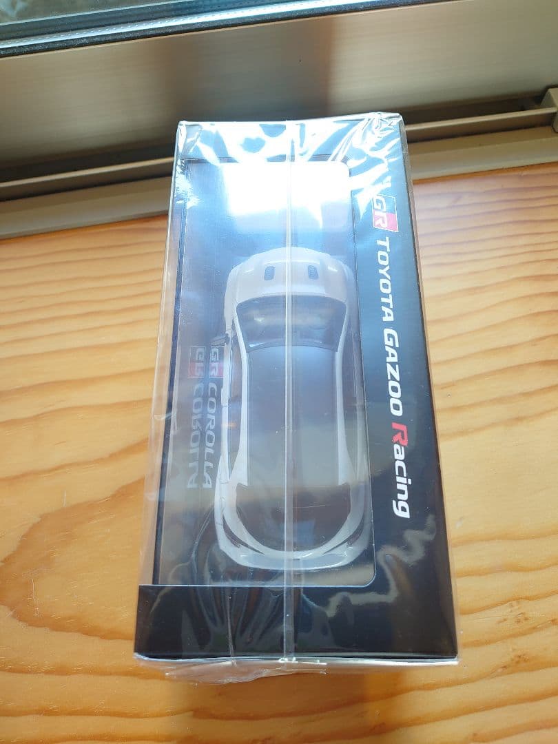 【SALE】トヨタ　GRカローラ　カラーサンプル　プラチナホワイトパールマイカ