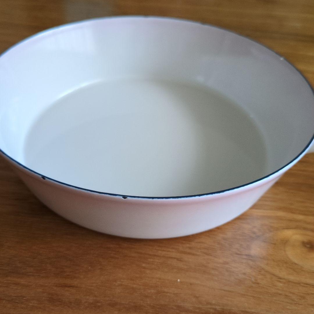 イマン ダイアナローズ ホーローフライパン