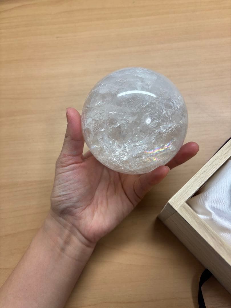 ヒマラヤ水晶　丸玉　原石　桐箱付き
