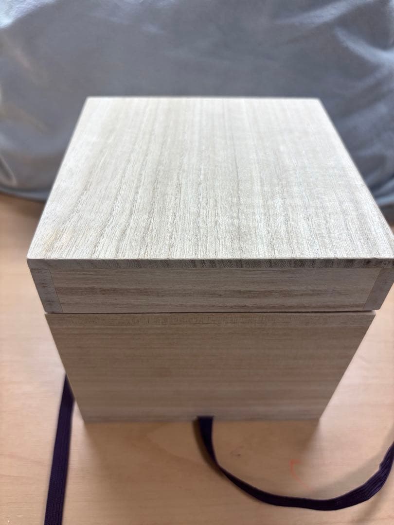 ヒマラヤ水晶　丸玉　原石　桐箱付き