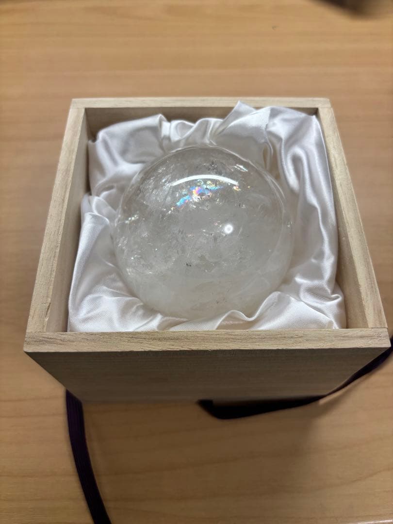 ヒマラヤ水晶　丸玉　原石　桐箱付き