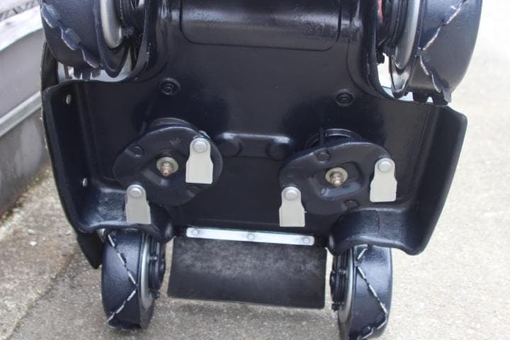 草刈機　オーレック　スパイダーモアー　共立　AZ852F　4WD　斜面刈