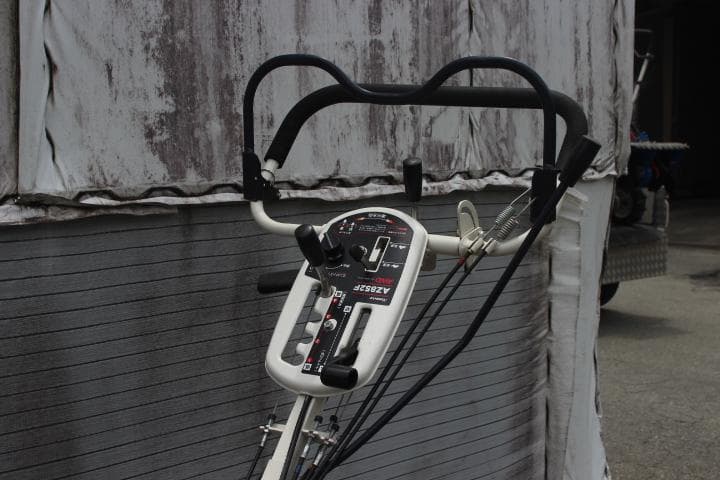 草刈機　オーレック　スパイダーモアー　共立　AZ852F　4WD　斜面刈