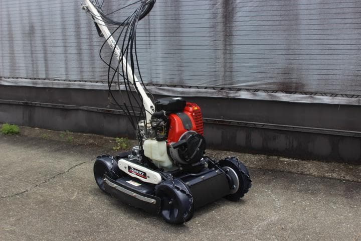 草刈機　オーレック　スパイダーモアー　共立　AZ852F　4WD　斜面刈