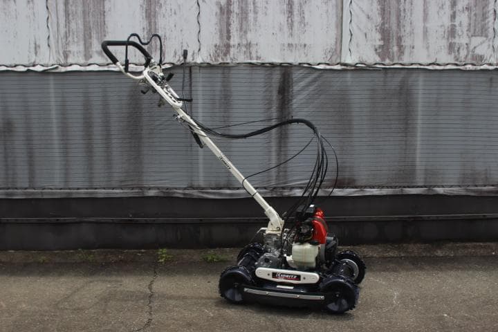 草刈機　オーレック　スパイダーモアー　共立　AZ852F　4WD　斜面刈