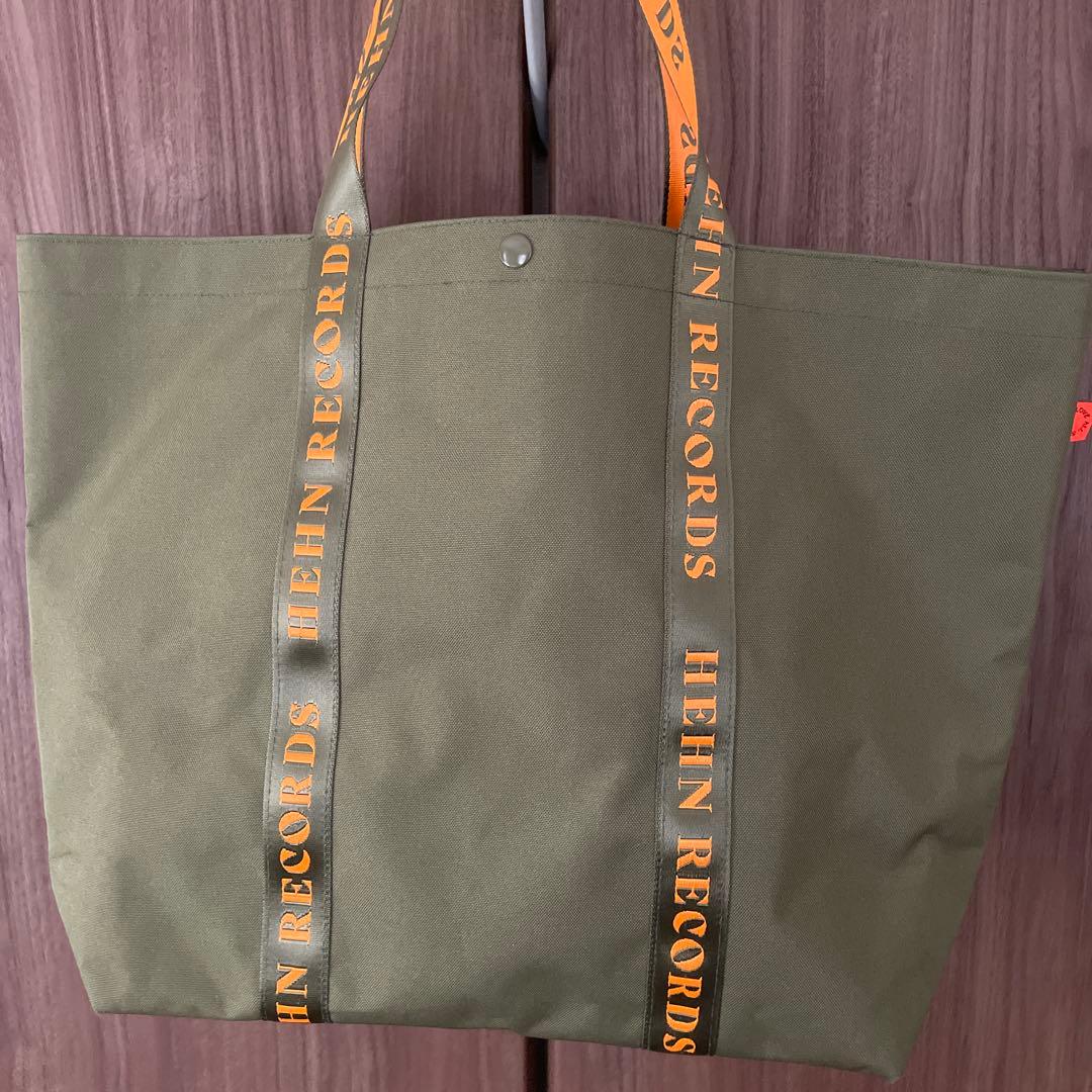 藤井風 グッズ ヘンレコード HEHN RECORDS トートバッグ カーキ - メルカリ
