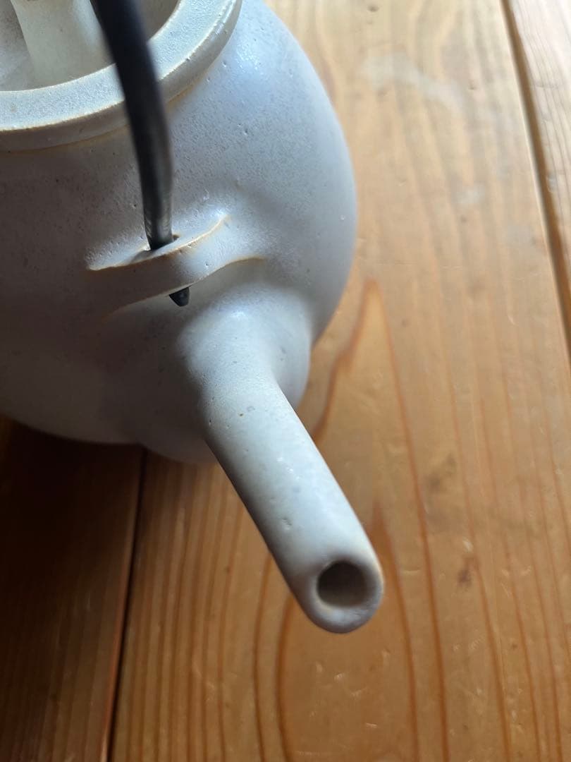 角掛政志　陶器製 白い急須 木製ハンドル　土瓶