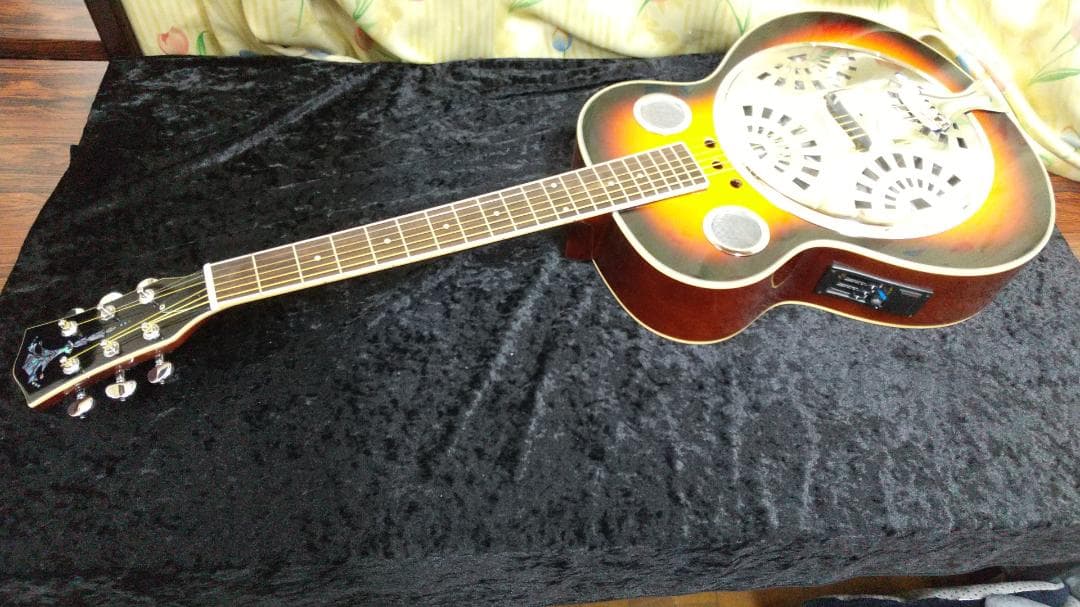 b リゾネーターギター（エレアコ） オールド・トーチ きれいです