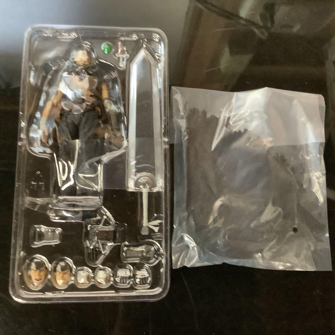 値下げ未開封SHフィギュアベルセルクGUTS (Berserker Armor)