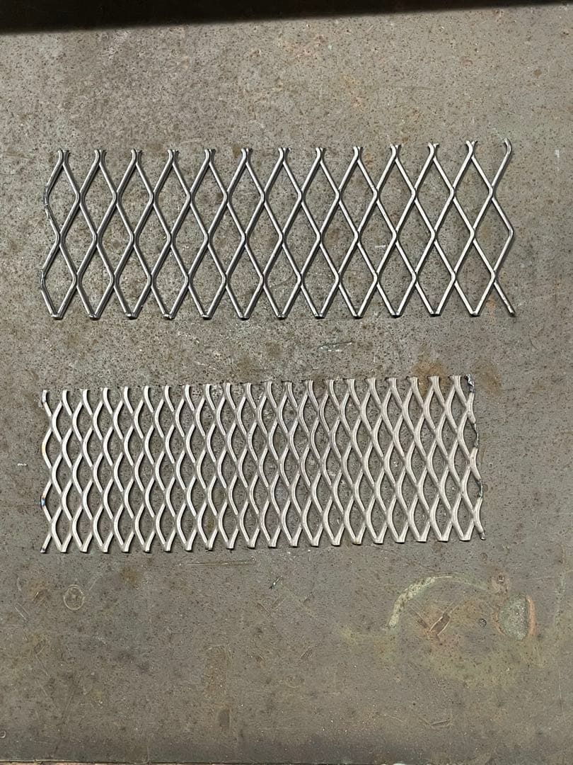 塗装前完成品　1台のみ　アイアン植物棚　ミニ植物棚　特別細めエキスパンドメタル