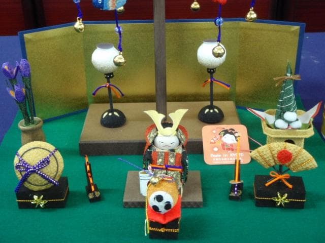 即納！●新品♪高さ37cm ちりめん五月人形 吊るし輪飾り 兜飾り 京都龍虎堂製