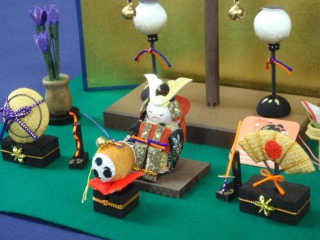 即納！●新品♪高さ37cm ちりめん五月人形 吊るし輪飾り 兜飾り 京都龍虎堂製