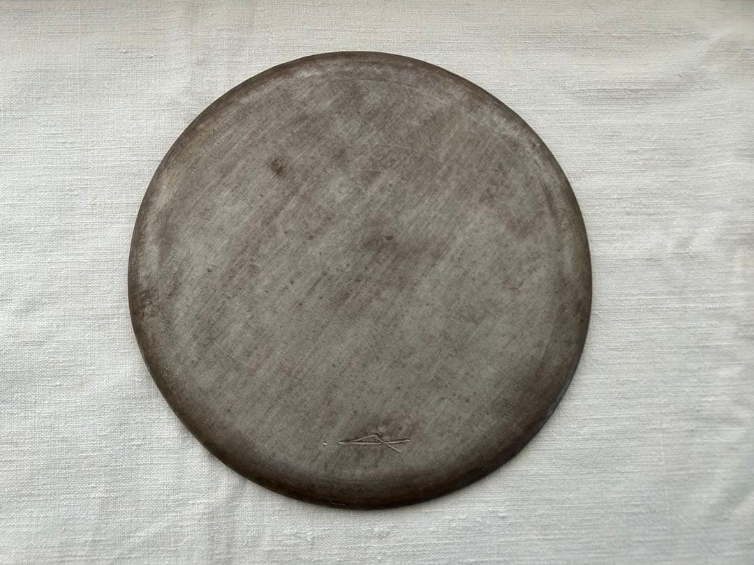 【安藤雅信】黒銀彩丸渕平皿八寸