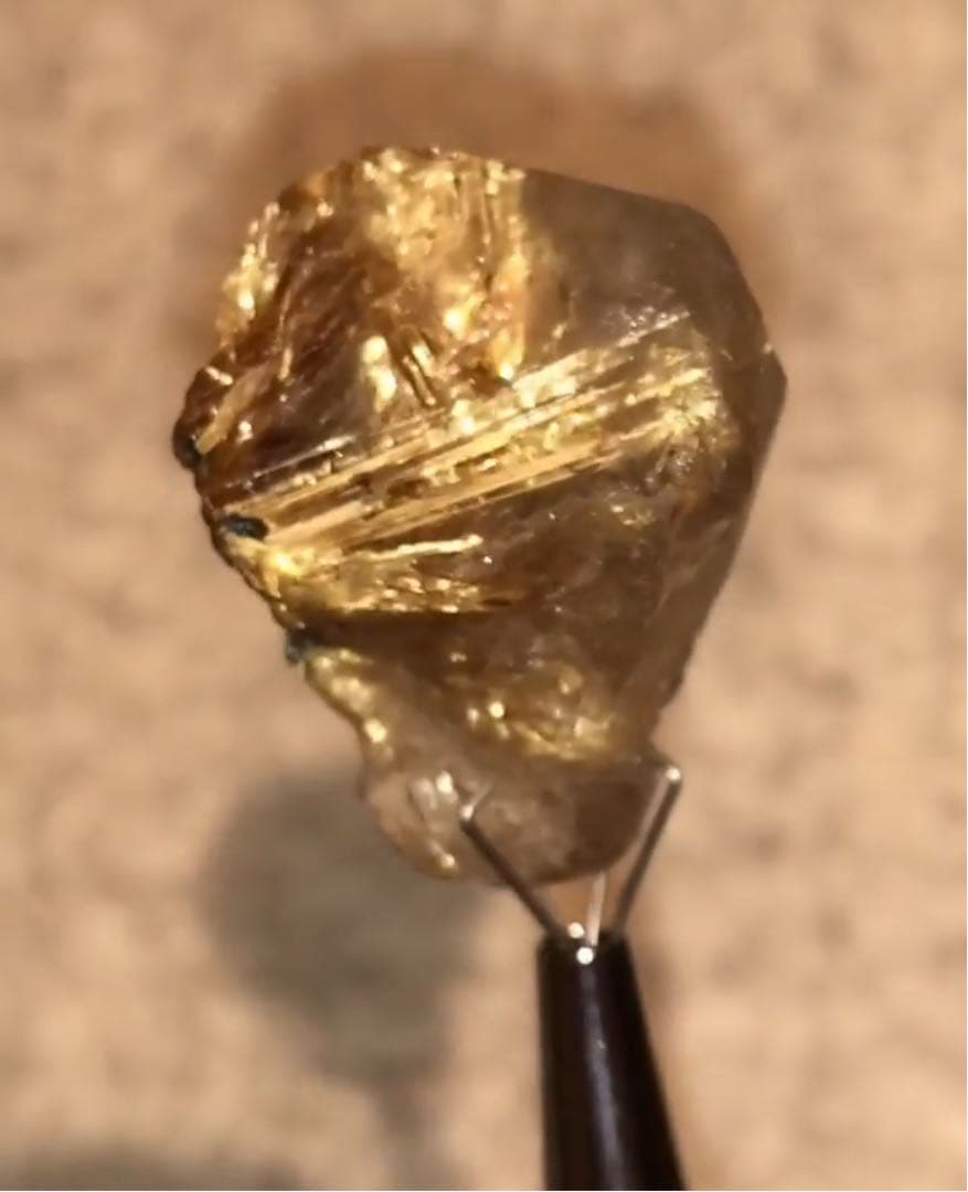 ルチルクォーツ原石　金針ぎっしり　金塊ギラギラ　新品