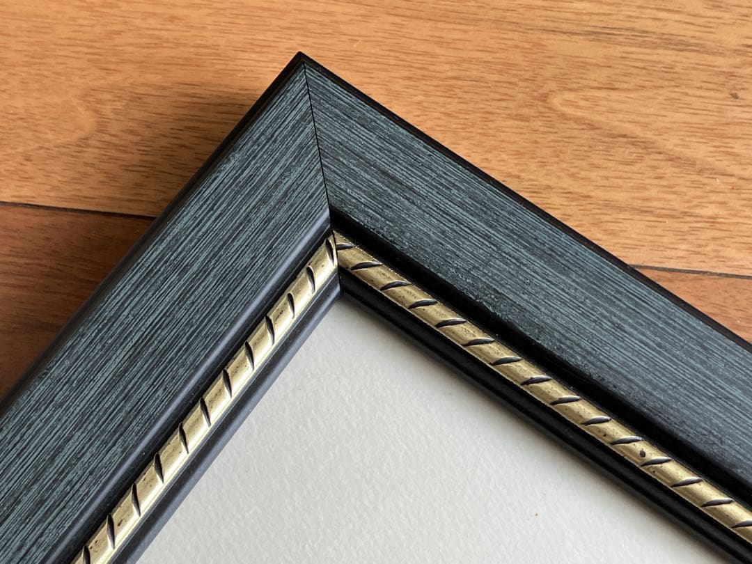 フォトフレーム　未使用　愛　ハード　写真付き　アンティーク風　額縁　インテリア