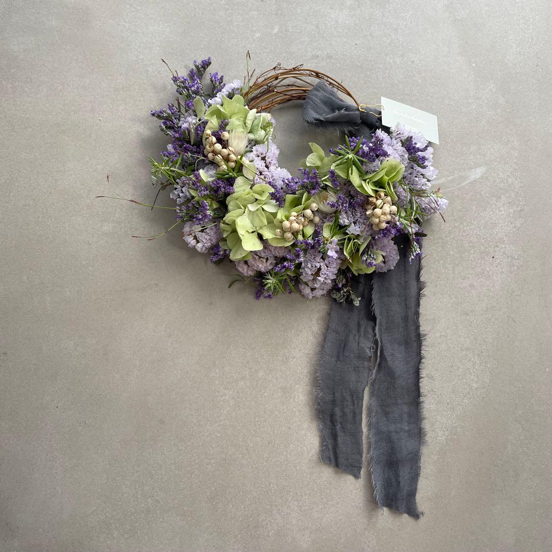 鶏頭と秋色紫陽花のフライングリース♡