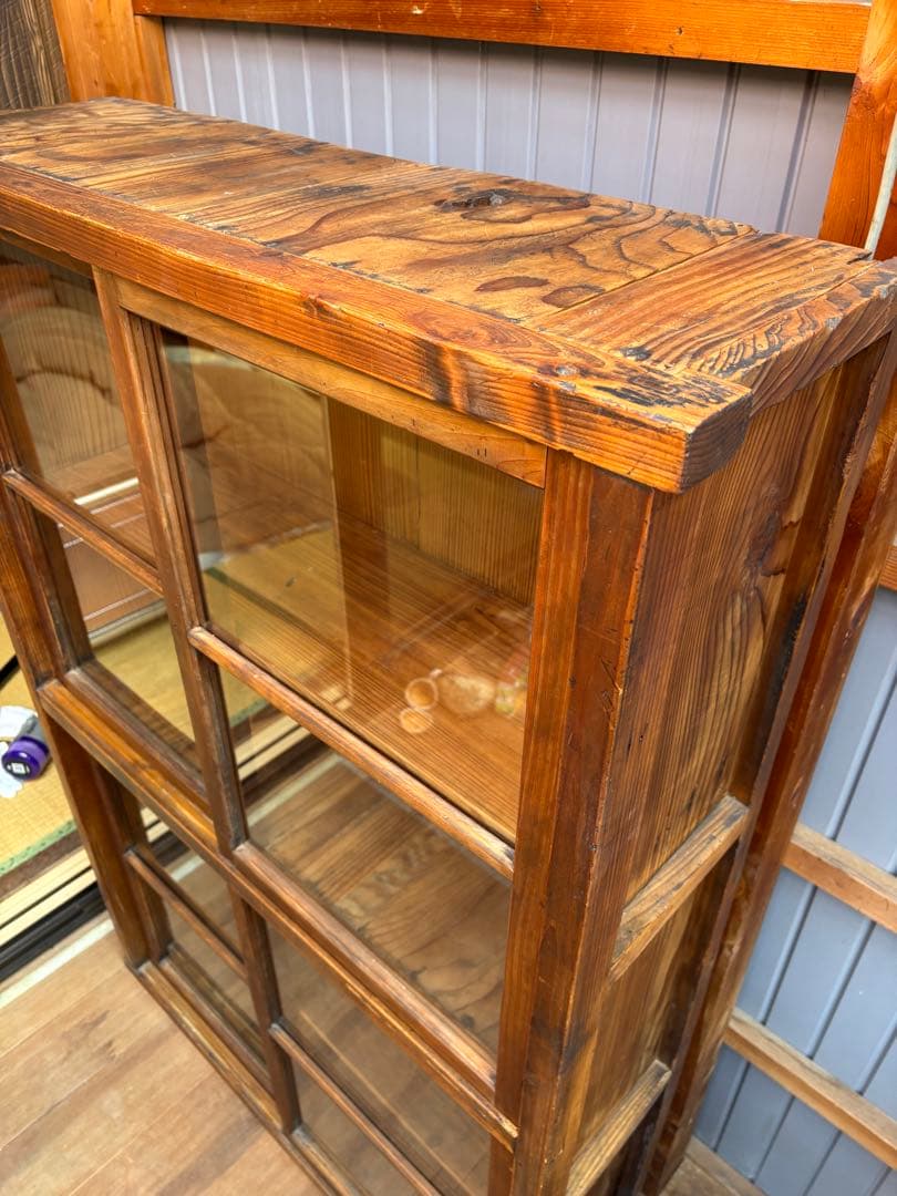 日本の古家具 ゆらガラス 戸棚 飾り棚 コレクションケース 本棚 古道具