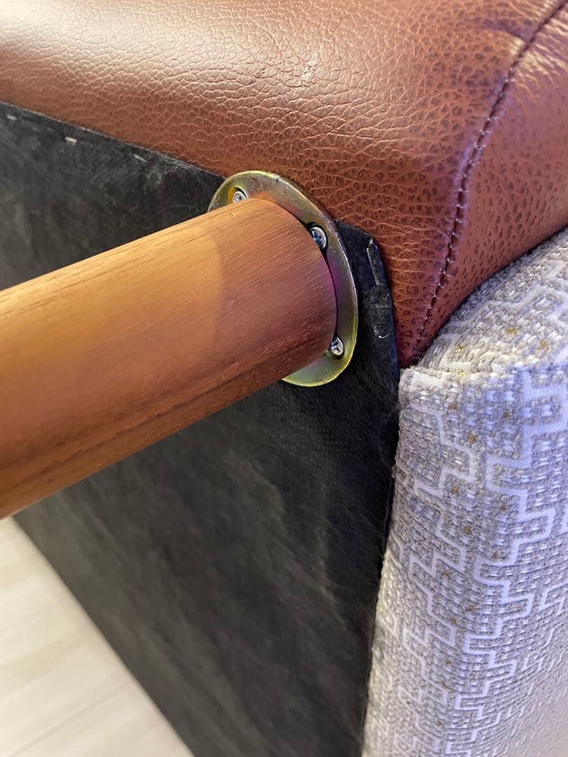 北欧デザイン　ソファ　3人掛け　ウォールナット