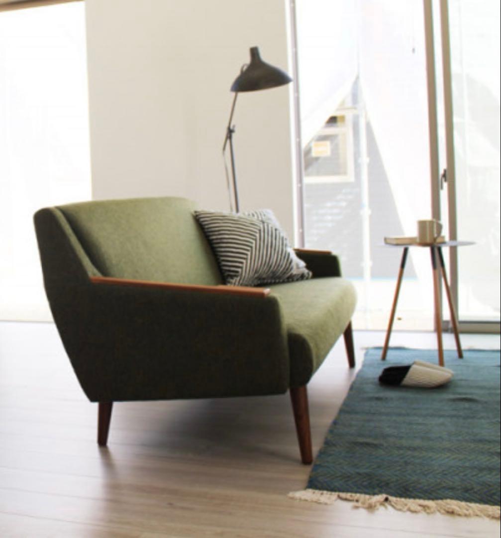 北欧デザイン　ソファ　3人掛け　ウォールナット