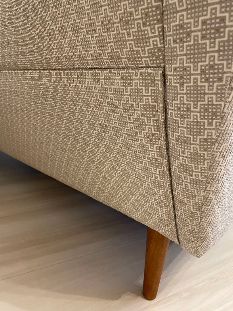 北欧デザイン　ソファ　3人掛け　ウォールナット