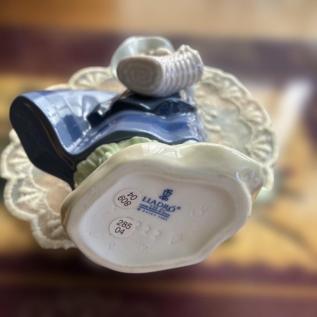 Lladro 少女像 710 608 - メルカリ