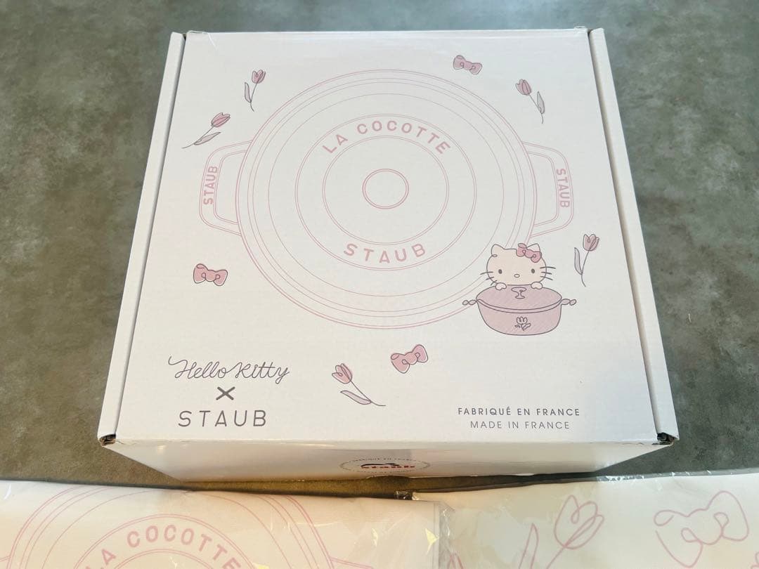 日本未発売海外限定 ストウブ ハローキティコラボ ワナベ24cm 特典2点