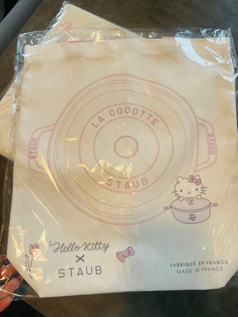 日本未発売海外限定 ストウブ ハローキティコラボ ワナベ24cm 特典2点