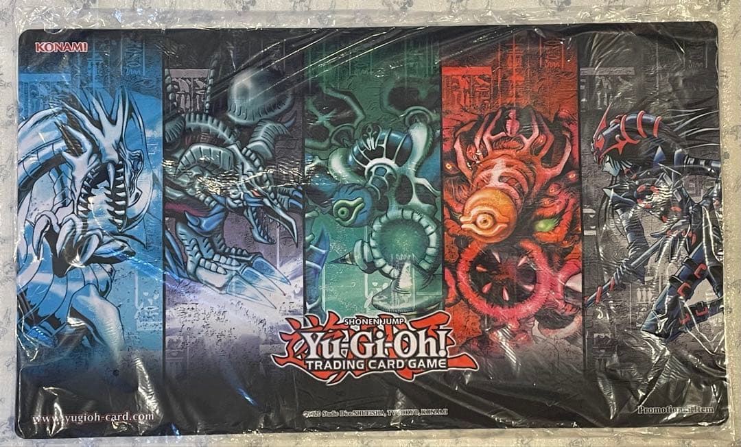 海外限定 公式品 遊戯王 25周年記念 プレイマット - メルカリ