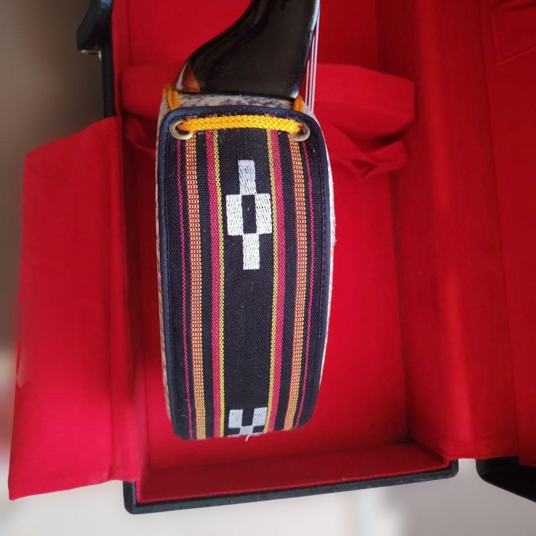 三線 本体 蛇の皮 ケース付き - メルカリ