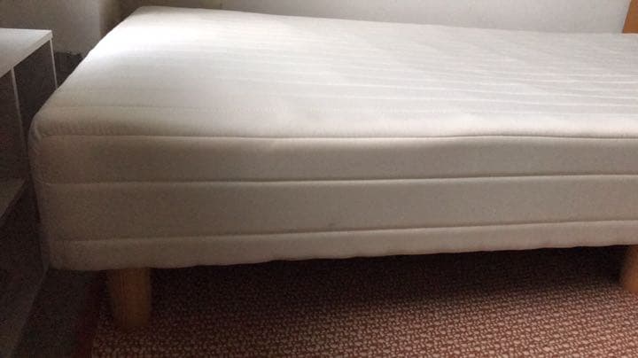 脚付きセミダブルベッド　引取可能期間12月19日〜12月23日