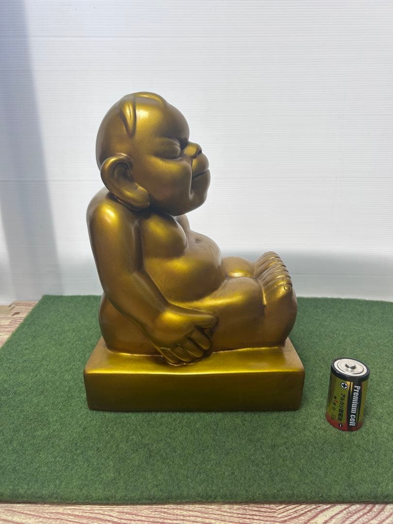 「ゴールド仕上げのモダン・ビリケン像（オブジェ）」