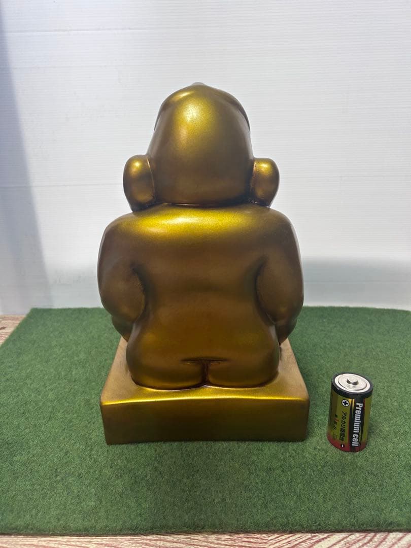 「ゴールド仕上げのモダン・ビリケン像（オブジェ）」