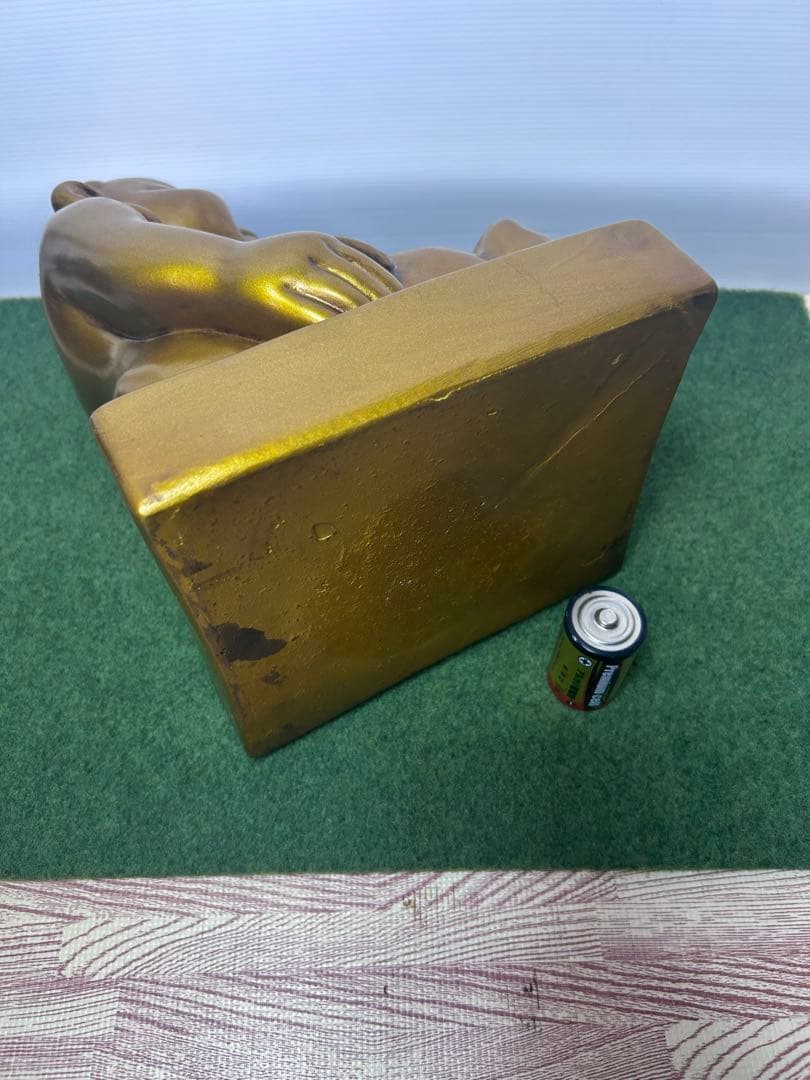 「ゴールド仕上げのモダン・ビリケン像（オブジェ）」