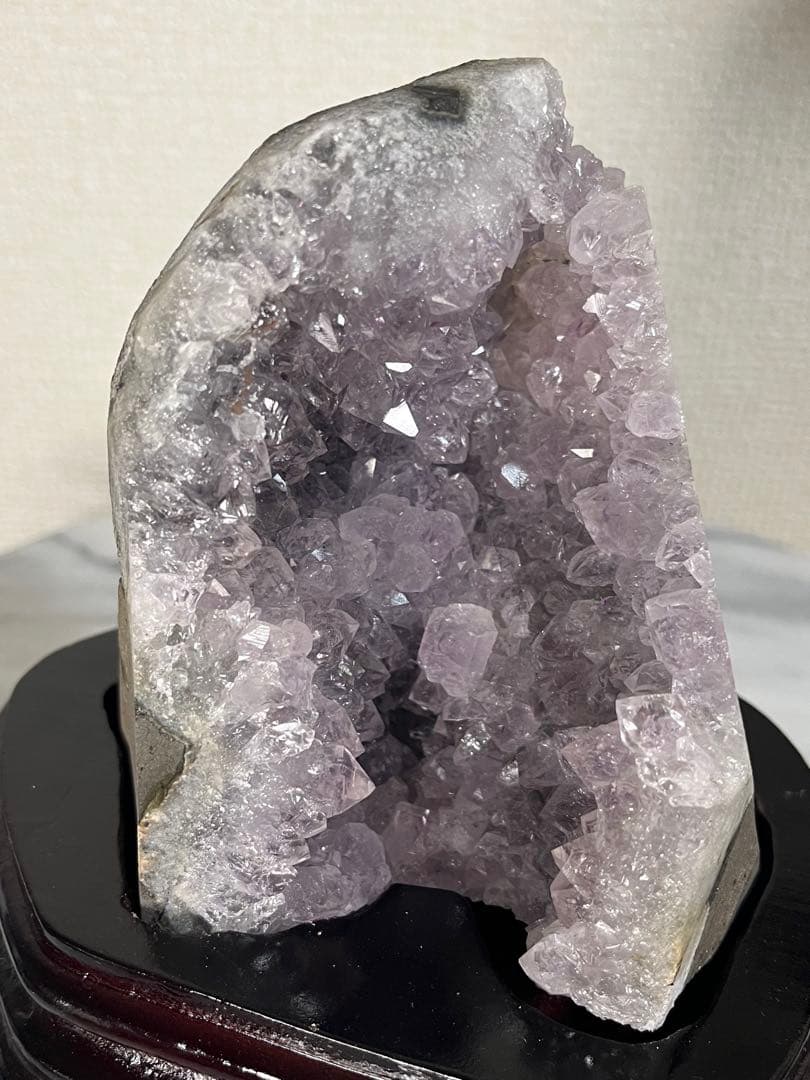 【天然石】③アメジストドーム　紫水晶 ラベンダー ジオード　原石　置物 台座付き