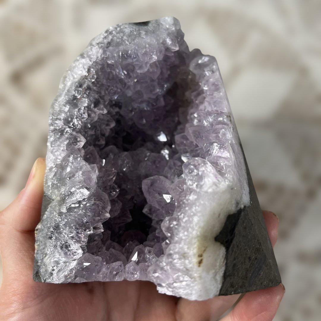 【天然石】③アメジストドーム　紫水晶 ラベンダー ジオード　原石　置物 台座付き