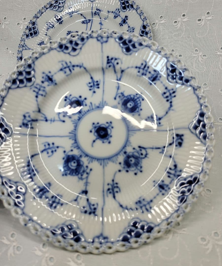 美品✨ロイヤルコペンハーゲン ブルーフルーテッド フルレース プレート 皿①