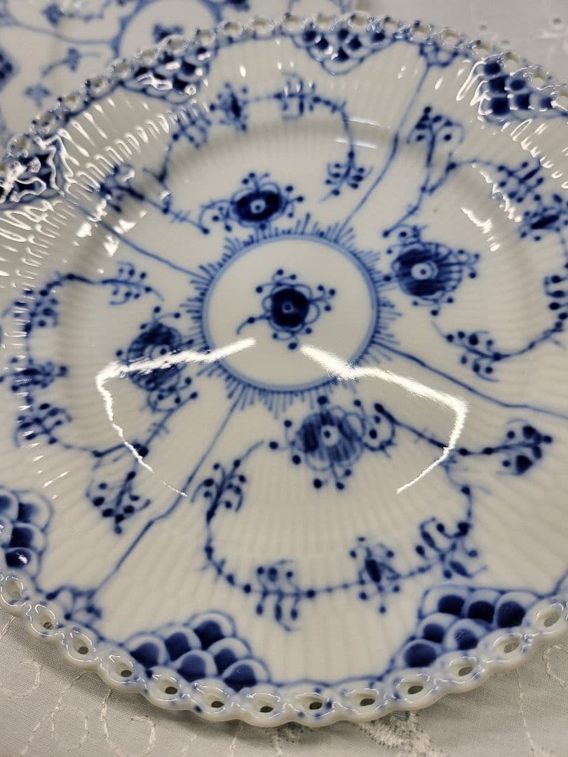 美品✨ロイヤルコペンハーゲン ブルーフルーテッド フルレース プレート 皿①